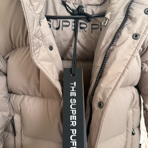 Aritzia Super Puff BRAND NEW Climate Shorty size small modern taupe - Picture 3 of 4